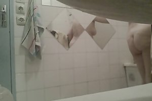 მოწიფული dans la salle de bain უყურე ახალ ვიდეოებს