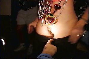Mardi gras flasher აძლევდა ცეკვა ვიდეოები ძმა
