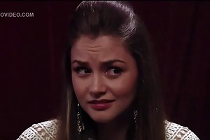 Holly ჰოლივუდის შიშველი ტელ.: დედა და შვილი სექსი ვიდეოები