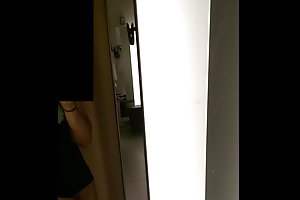 Flashing in locker ოთახი დედა, დედა: ლესბოსელები